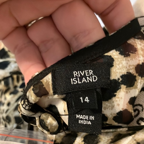 NWT River Island leopard maxi dress with ruffles and cut out sides - Picture 12 of 12